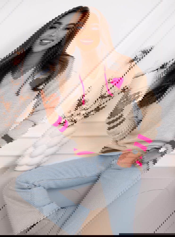 Beżowy sweter z kapturem Chelae