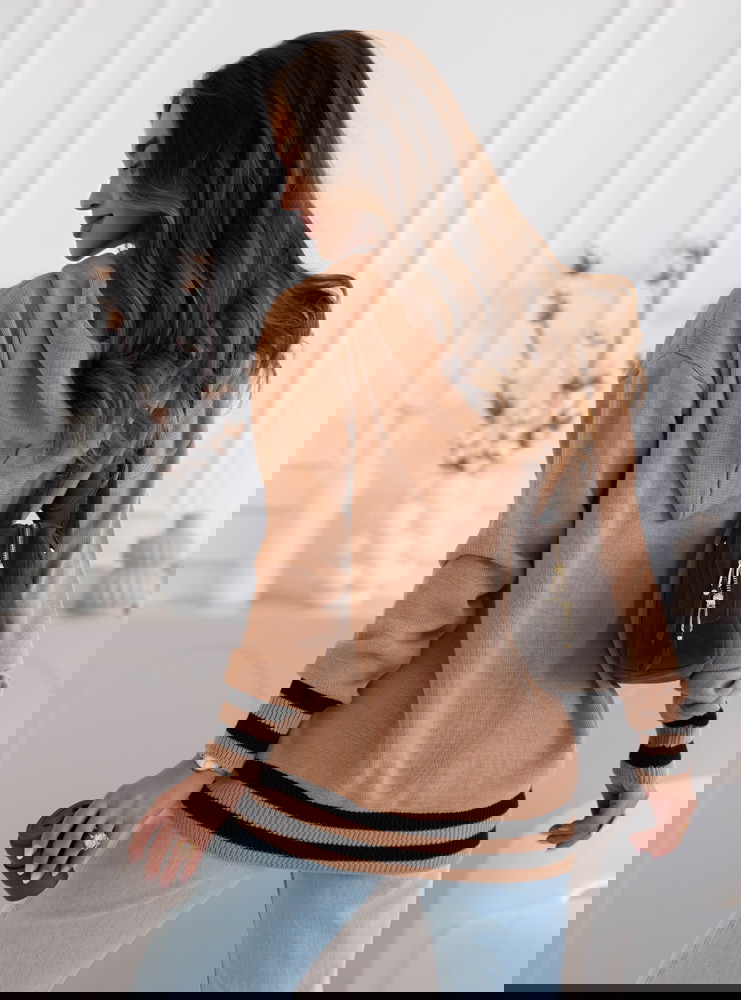 Sweter z kapturem Chelae - mocha mousse