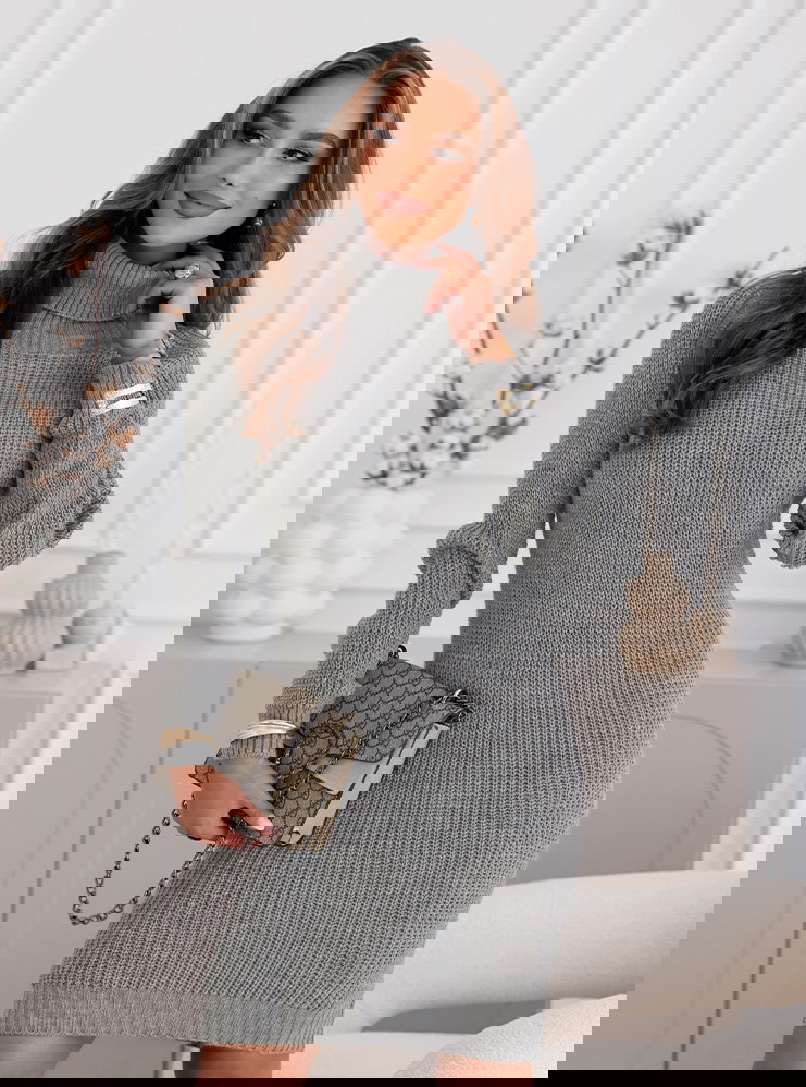 Szara sukienka swetrowa z golfem Lanaiaa