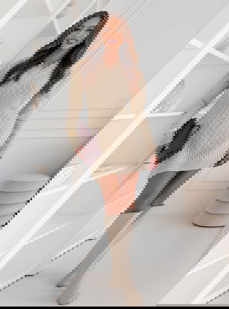 Beżowa sukienka swetrowa z...