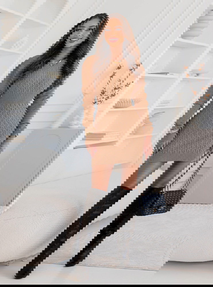 Sukienka swetrowa z warkoczowymi...