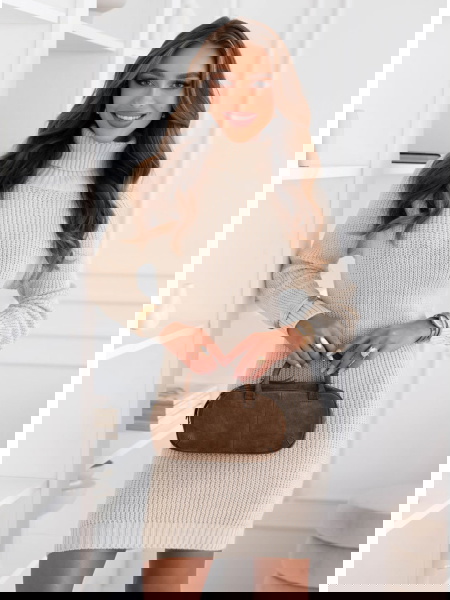 Beżowa sukienka swetrowa z...