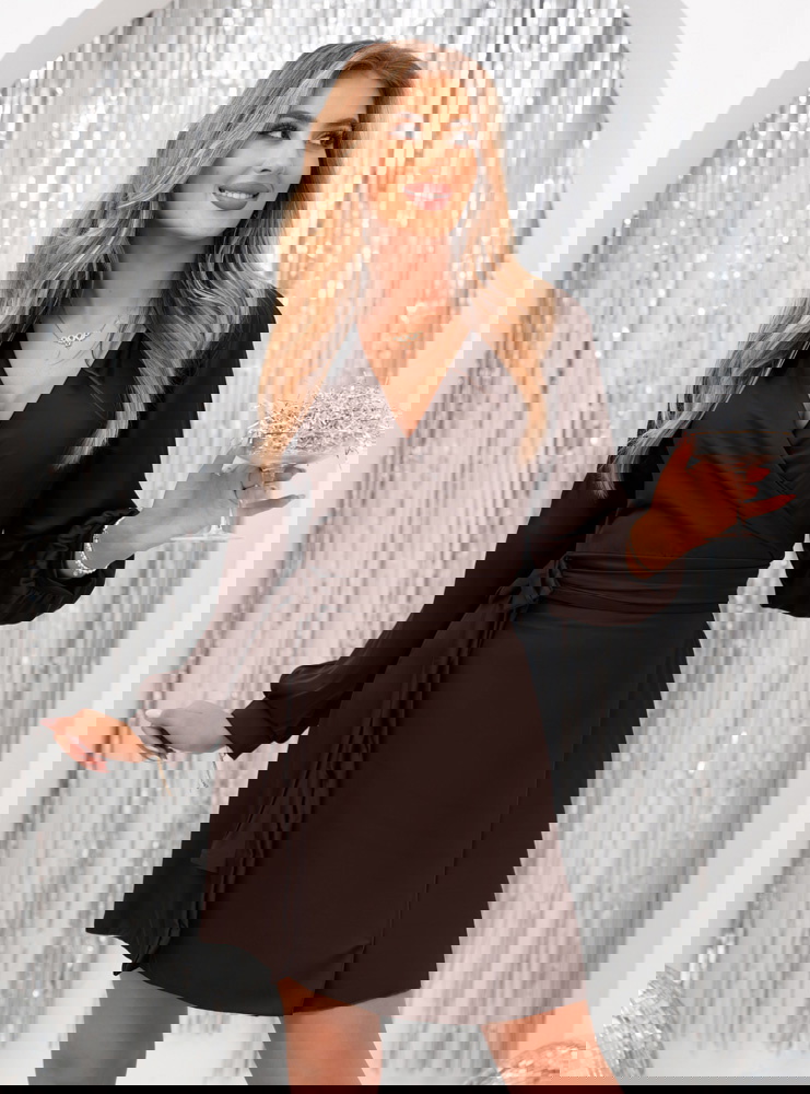 Czekoladowa satynowa sukienka...