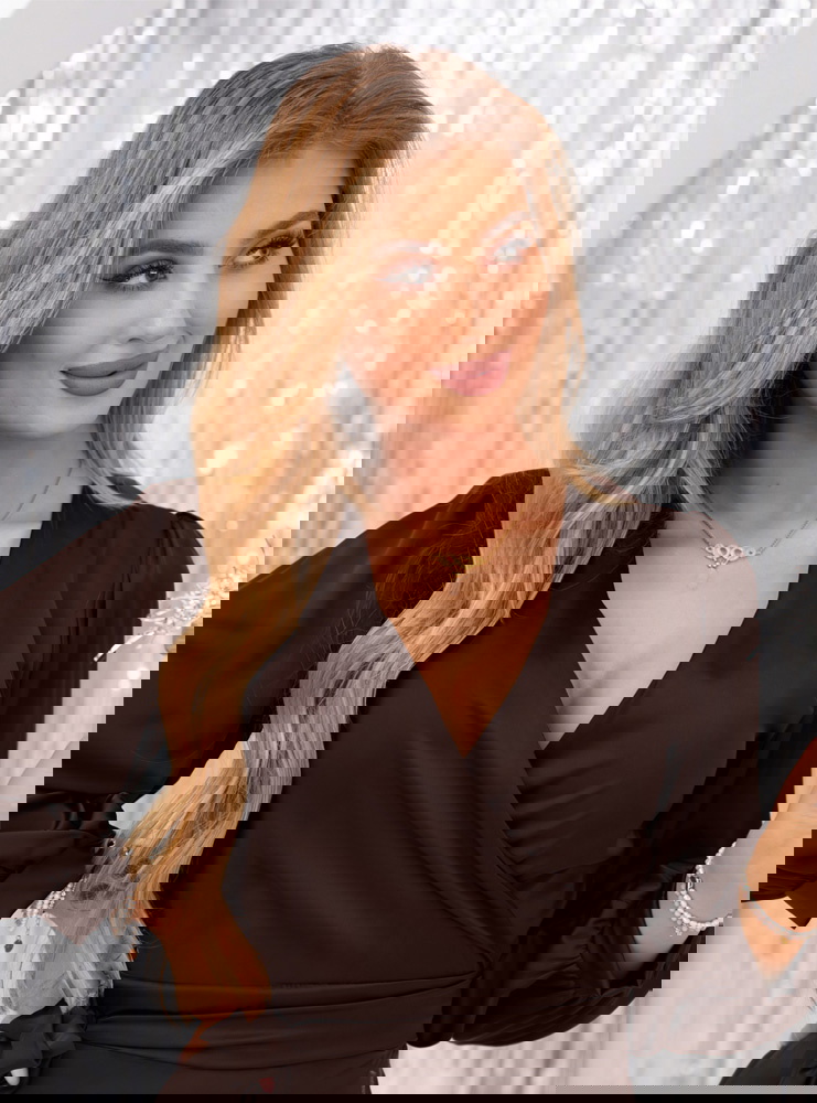 Czekoladowa satynowa sukienka...