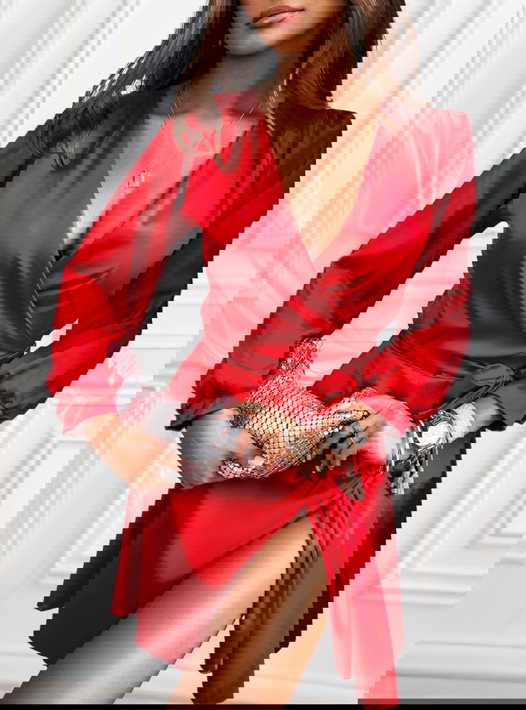 Malinowa satynowa sukienka...