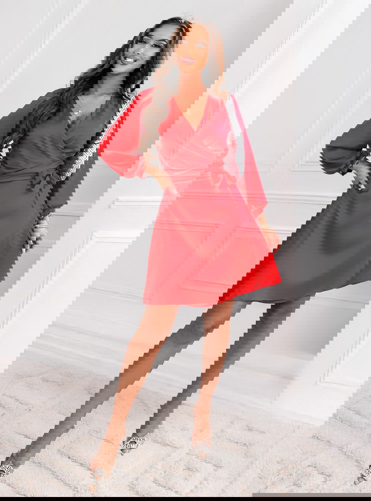 Malinowa satynowa sukienka...