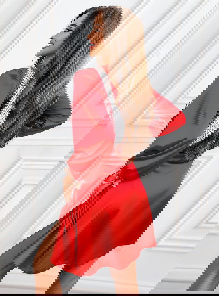 Malinowa satynowa sukienka...