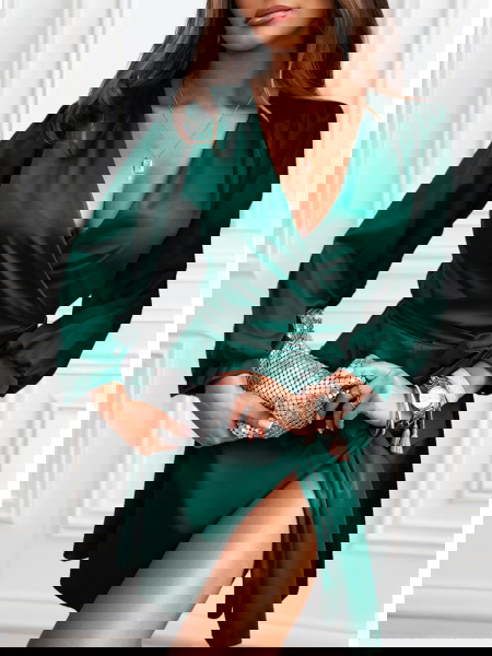 Satynowa sukienka...