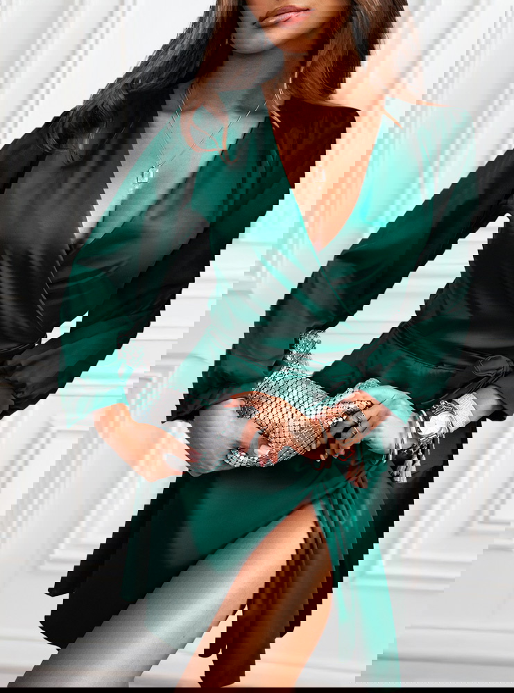 Satynowa sukienka przekładana z...