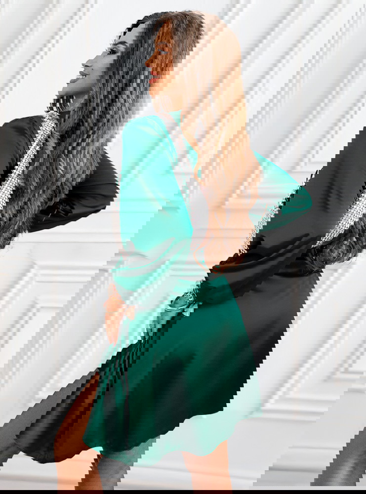 Satynowa sukienka przekładana z...