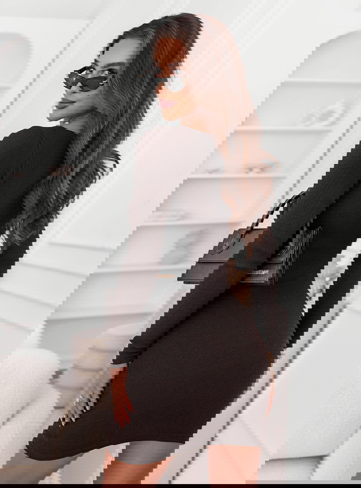 Czekoladowa prążkowana dopasowana...