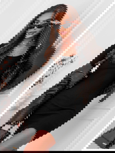 Czarna prążkowana... 2