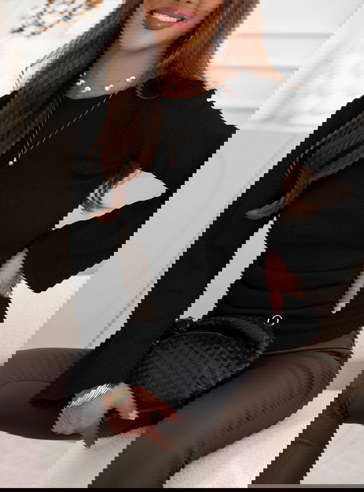 Czarna bluzka w prążek z...