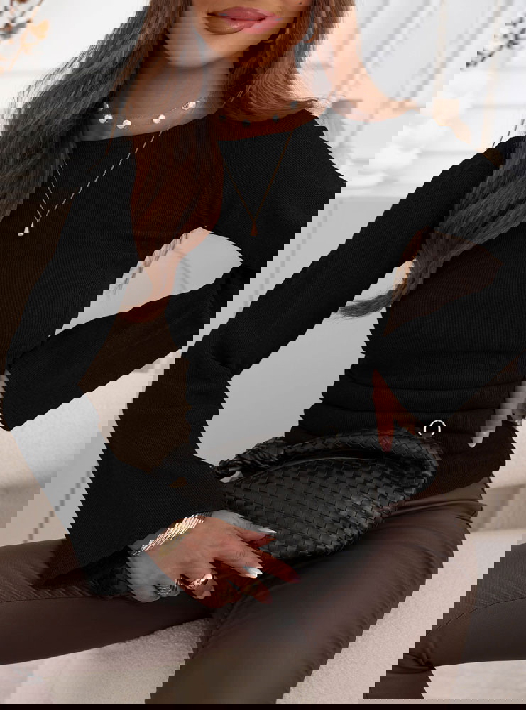 Czarna bluzka w prążek z...