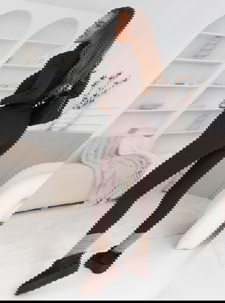 Czekoladowy prążkowany komplet bluzka...