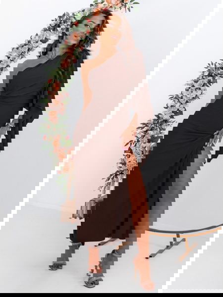 Czekoladowa sukienka na...