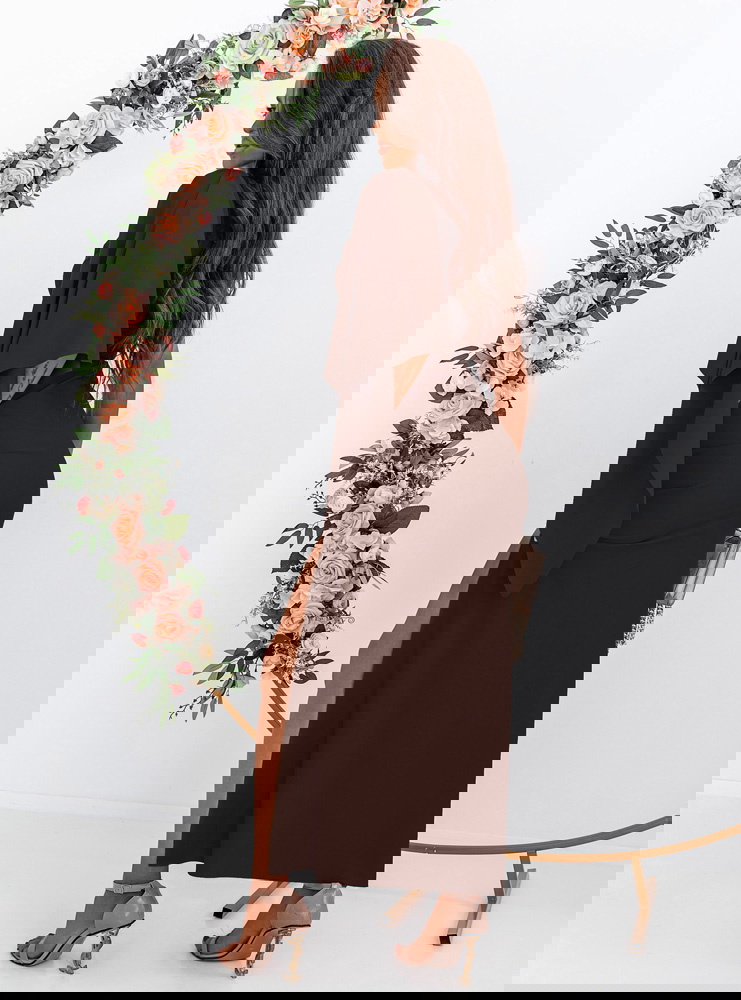 Czekoladowa sukienka na jedno ramię z...