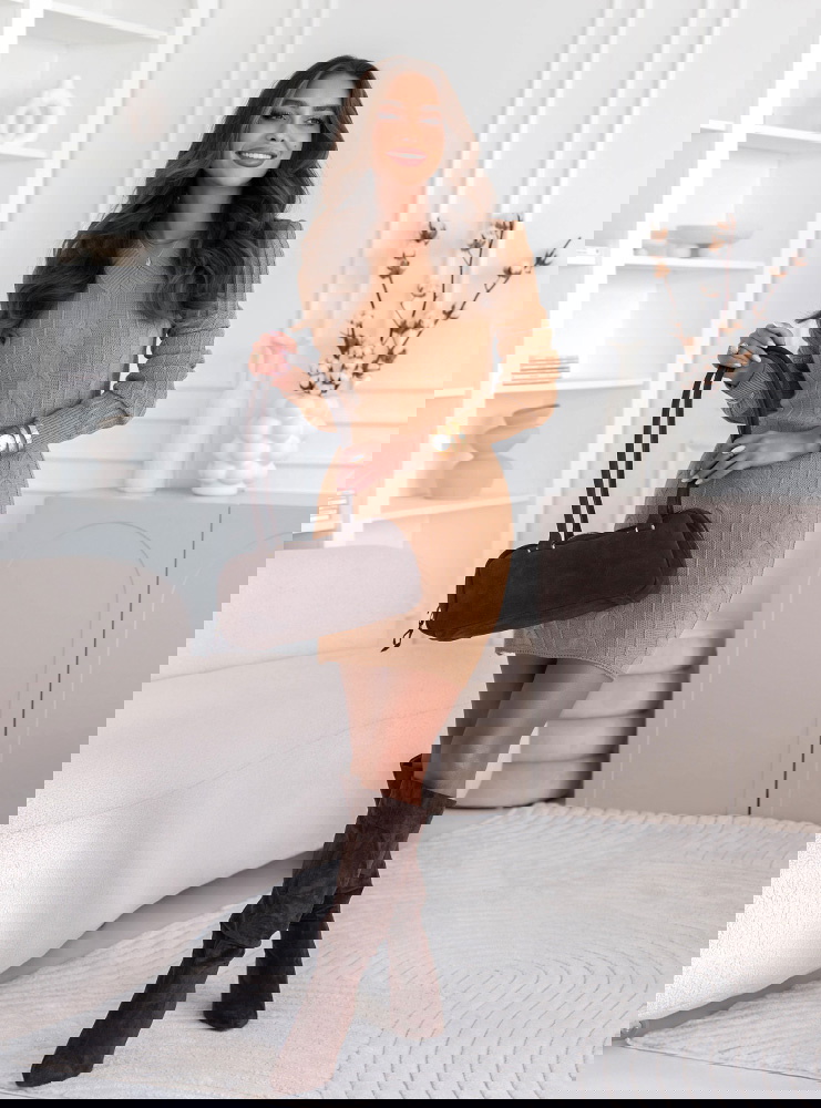 Sukienka swetrowa z warkoczowymi...