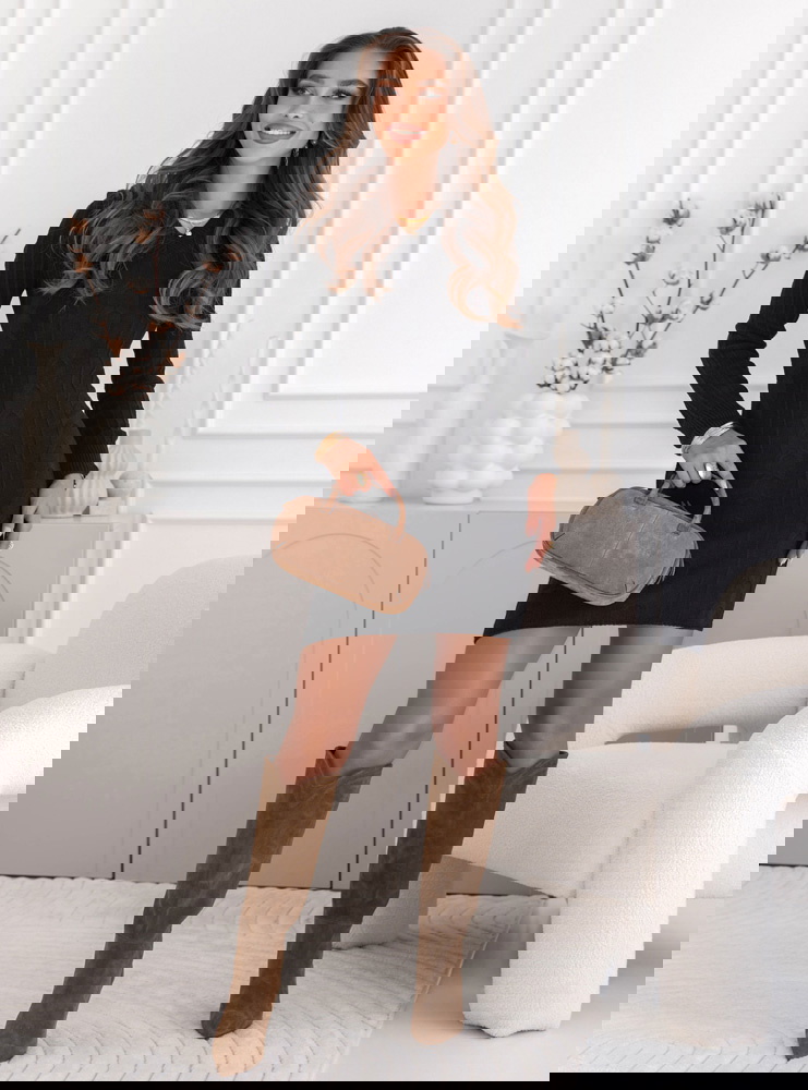 Czarna sukienka swetrowa z...