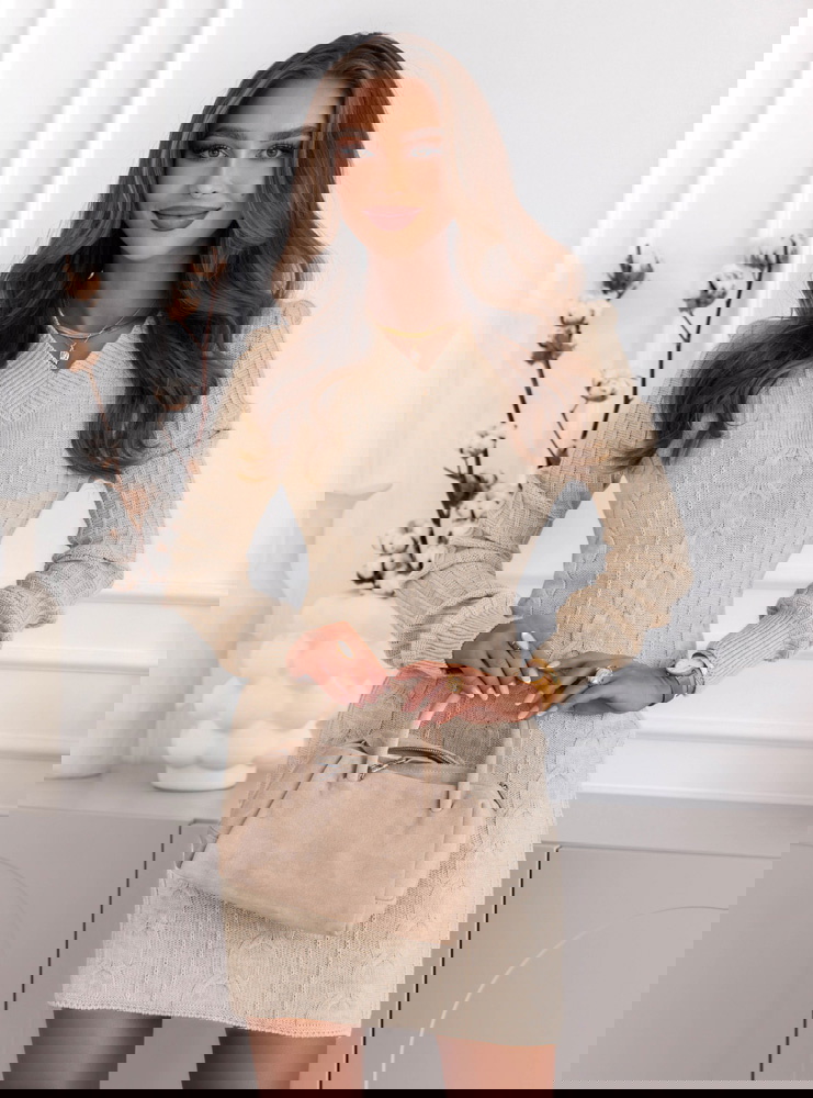 Beżowa sukienka swetrowa z...