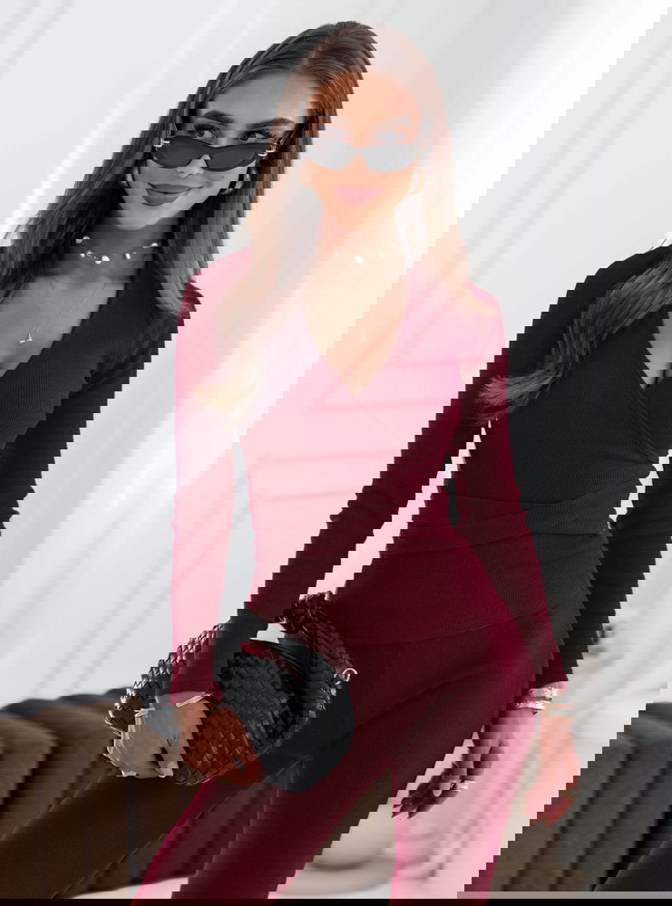 Bordowy prążkowany komplet bluzka z...