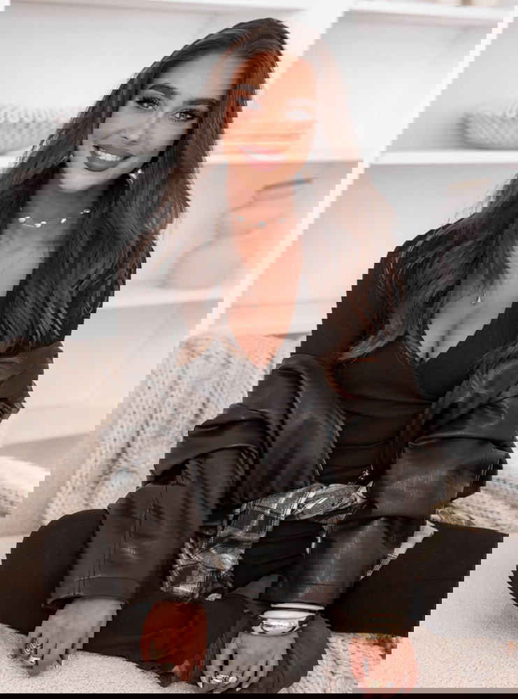 Czekoladowy prążkowany komplet bluzka...