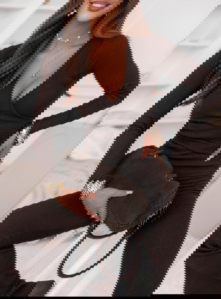 Czekoladowy prążkowany komplet bluzka...