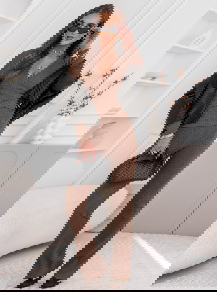 Prążkowany komplet bluzka z wiązaniem...