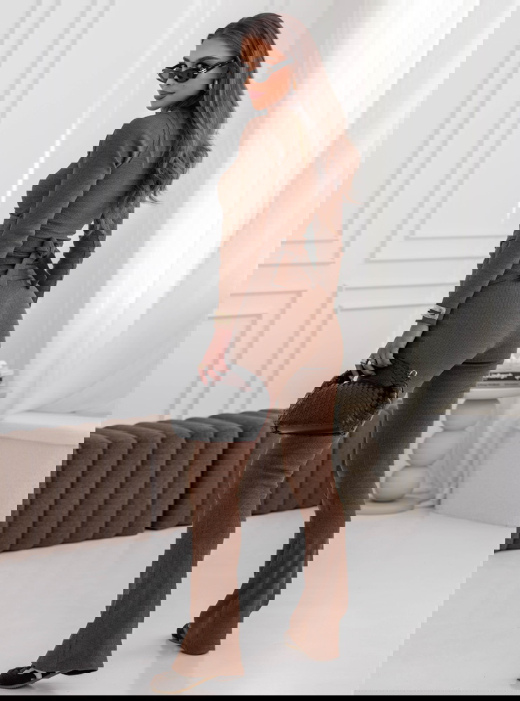 Prążkowany komplet bluzka z wiązaniem...