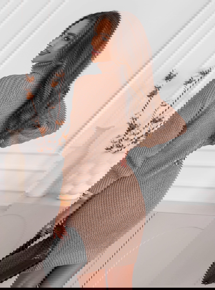 Sukienka swetrowa z warkoczowymi...