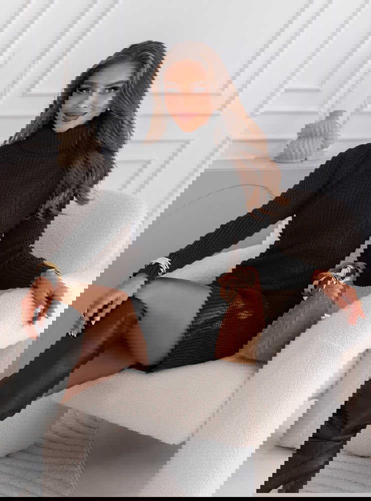 Czarna sukienka swetrowa z...