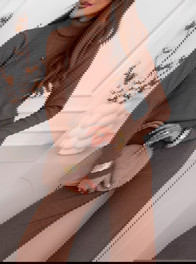 Komplet bluzka z golfem i szerokie...