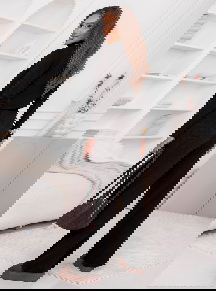 Czarny komplet bluzka z golfem i...