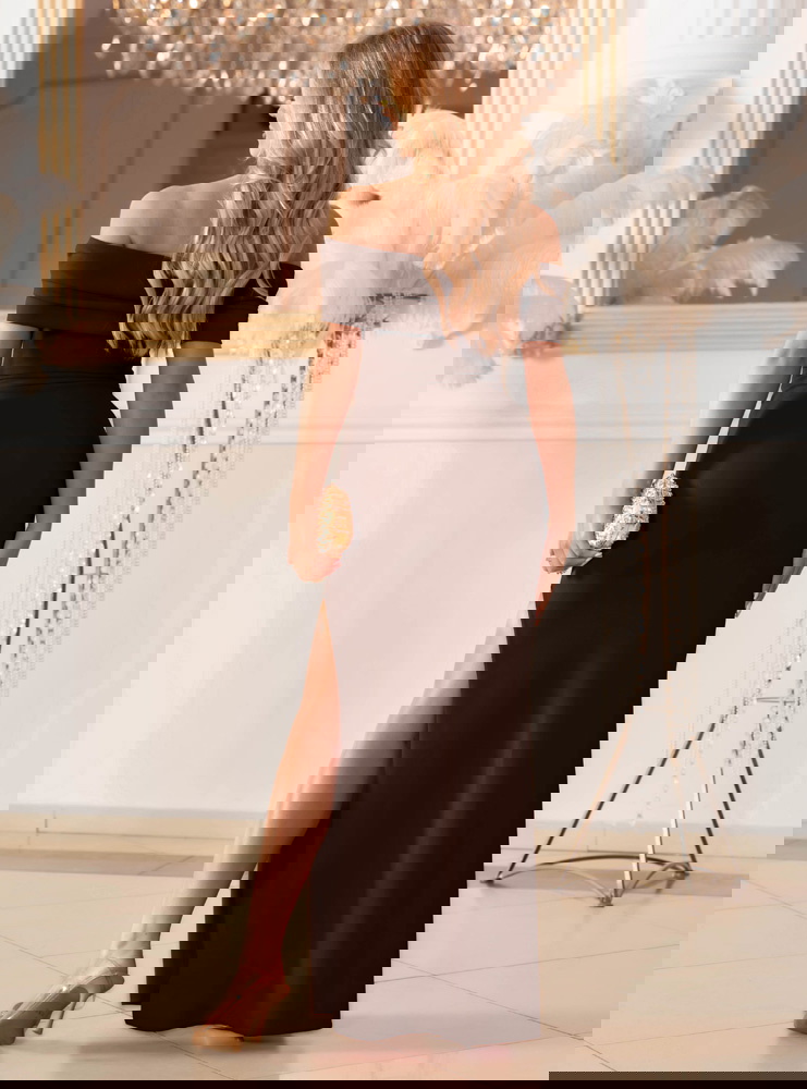 Czekoladowa dopasowana sukienka z...