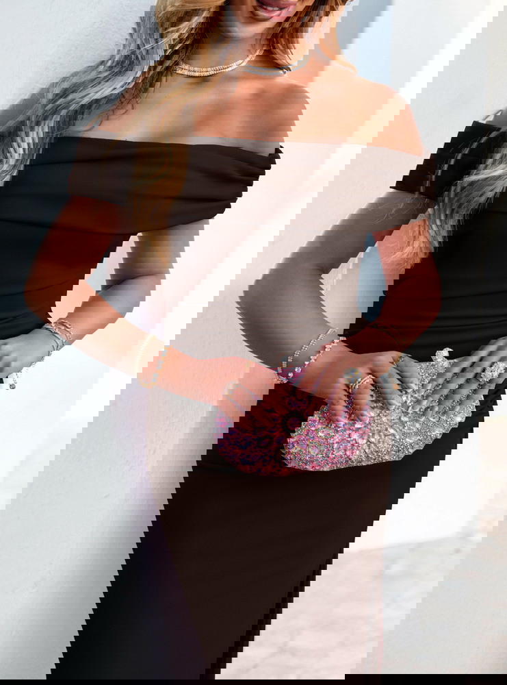 Czekoladowa dopasowana sukienka z...