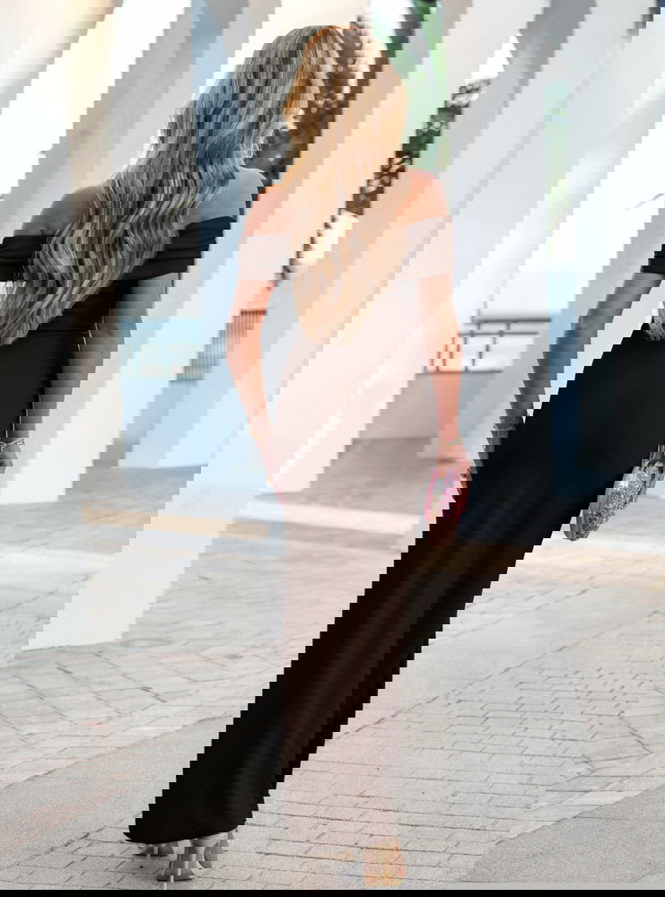 Czekoladowa dopasowana sukienka z...