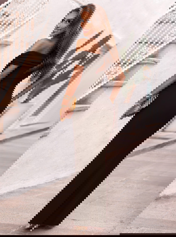 Czekoladowa długa dopasowana sukienka...