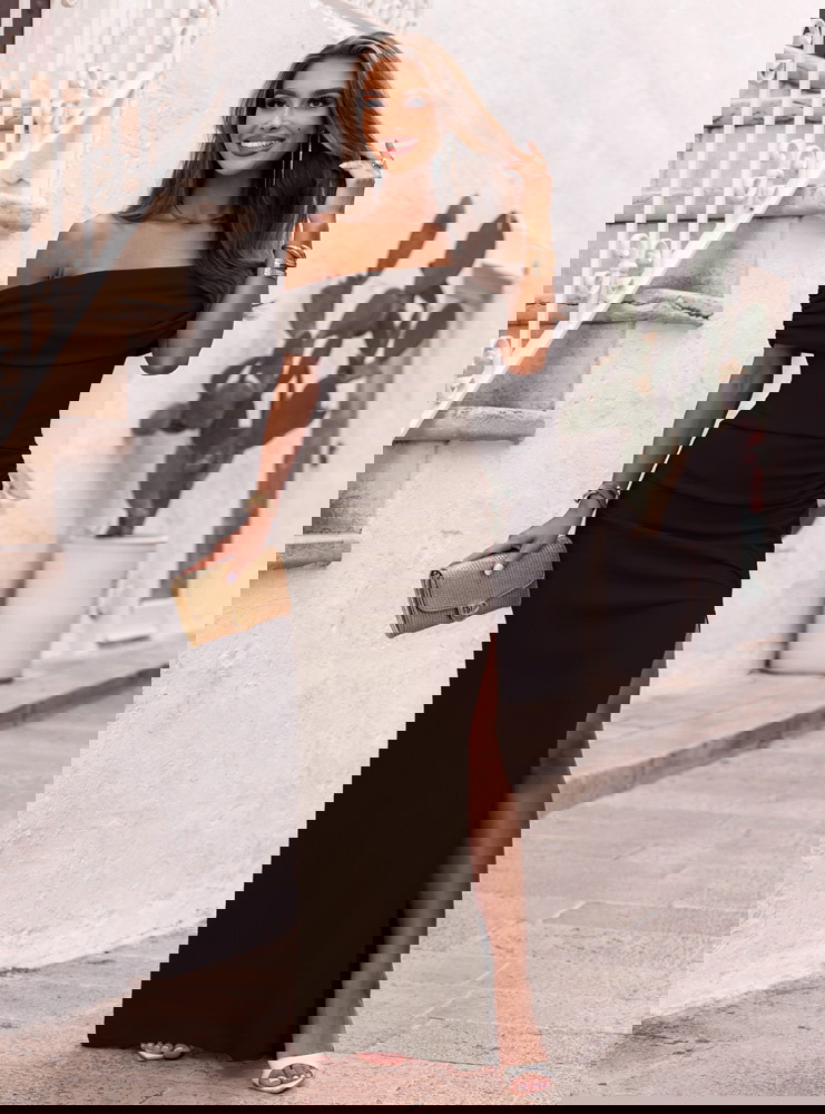 Czekoladowa długa dopasowana sukienka...