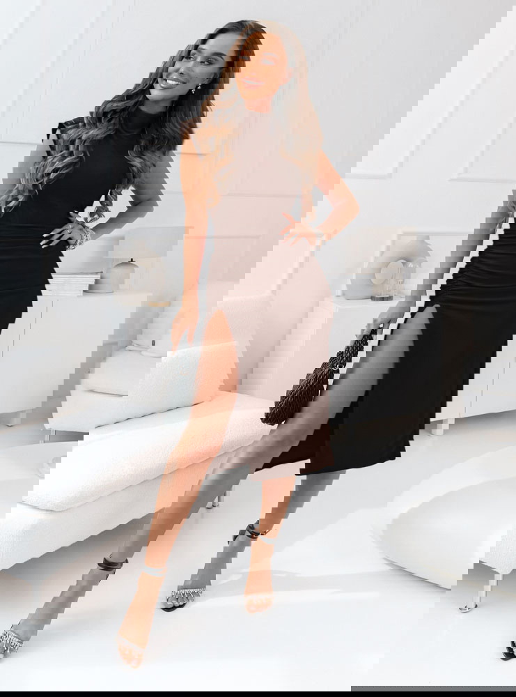 Czekoladowa dopasowana sukienka z...