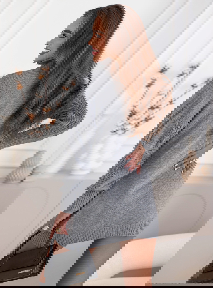 Szara sweterkowa sukienka z golfem...