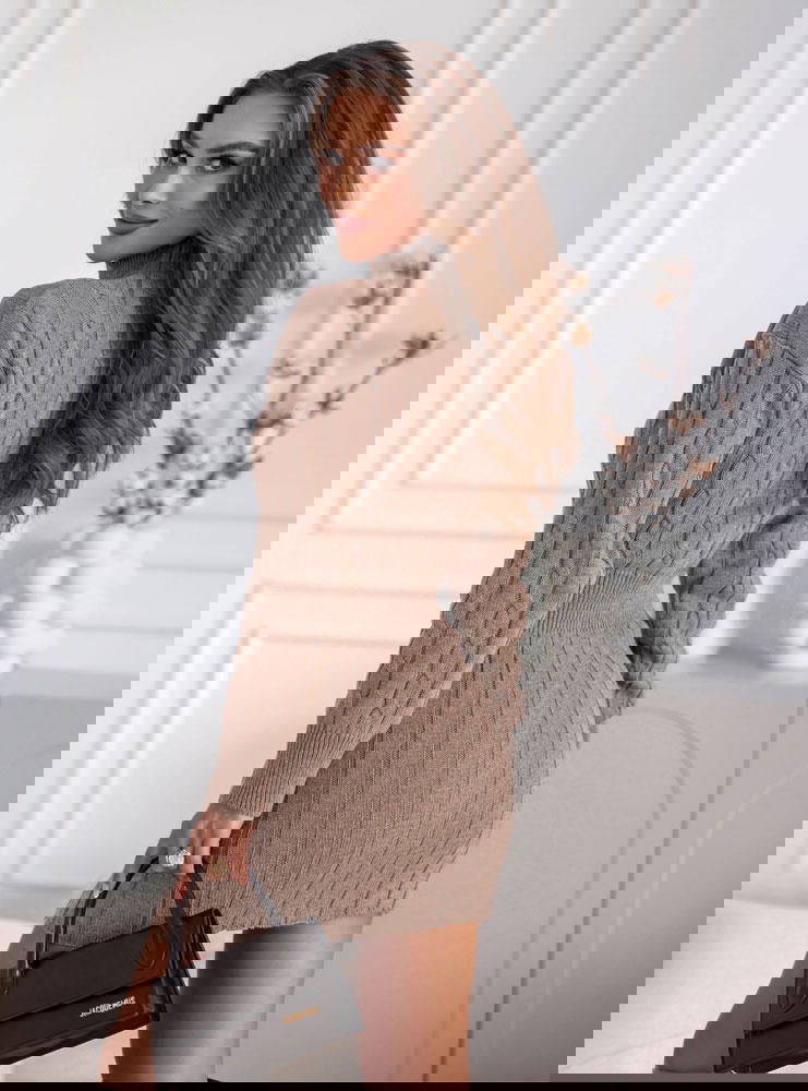 Czekoladowa sukienka swetrowa z...