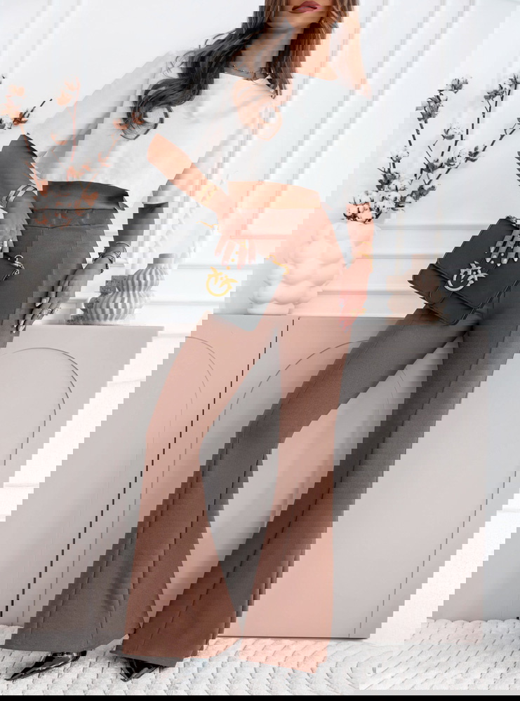 Czekoladowe spodnie z rozszerzanymi...