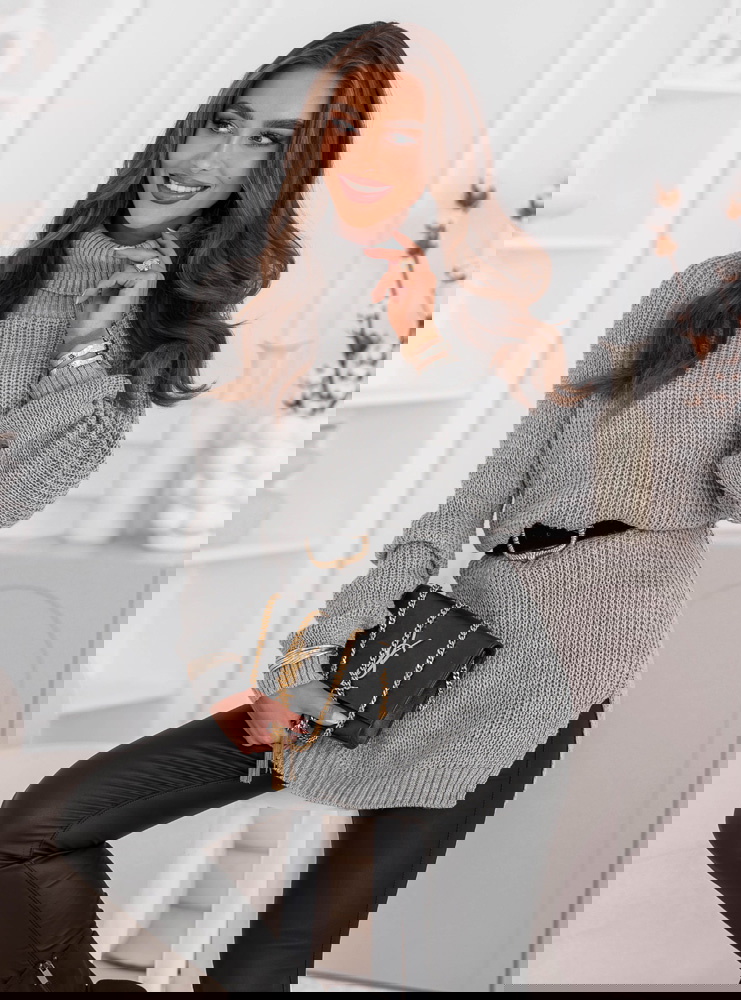 Szary sweter z golfem Ethylinna