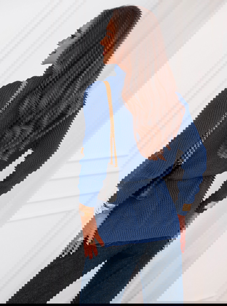 Granatowy sweter z golfem Ethylinna