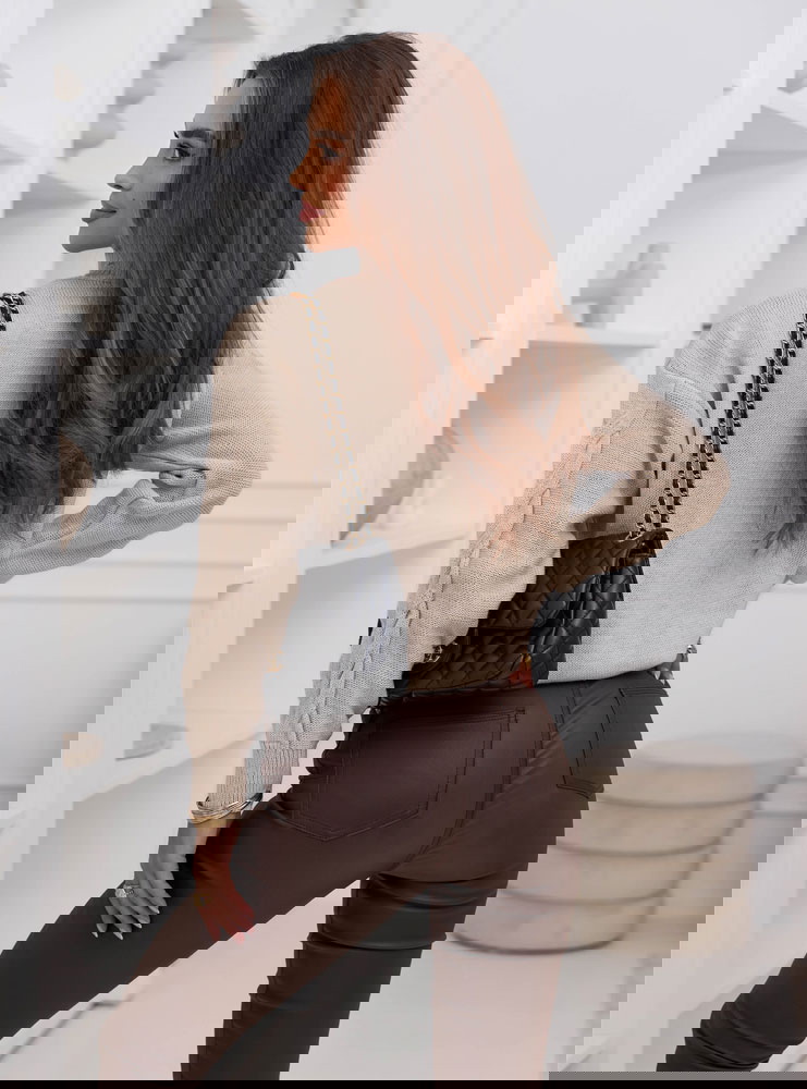 Beżowy sweter z półgolfem Chirine