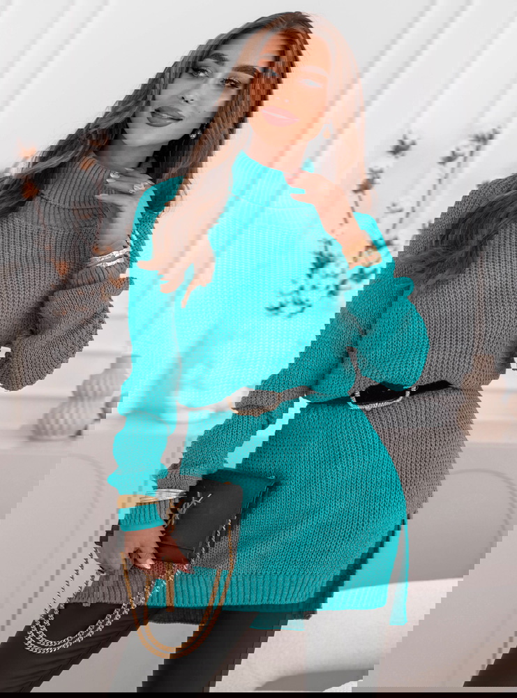 Turkusowy sweter z golfem Ethylinna