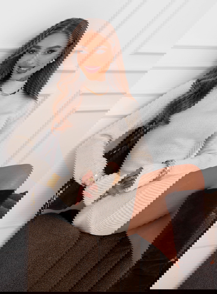 Swetrowa sukienka z półgolfem...