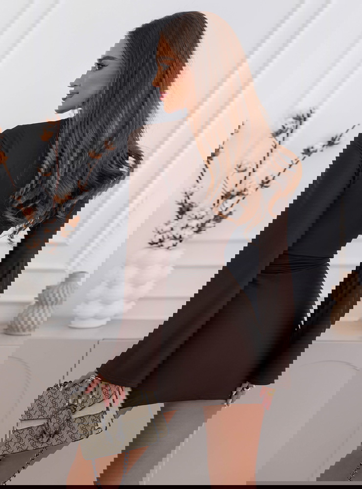 Czekoladowa dopasowana sukienka mini...