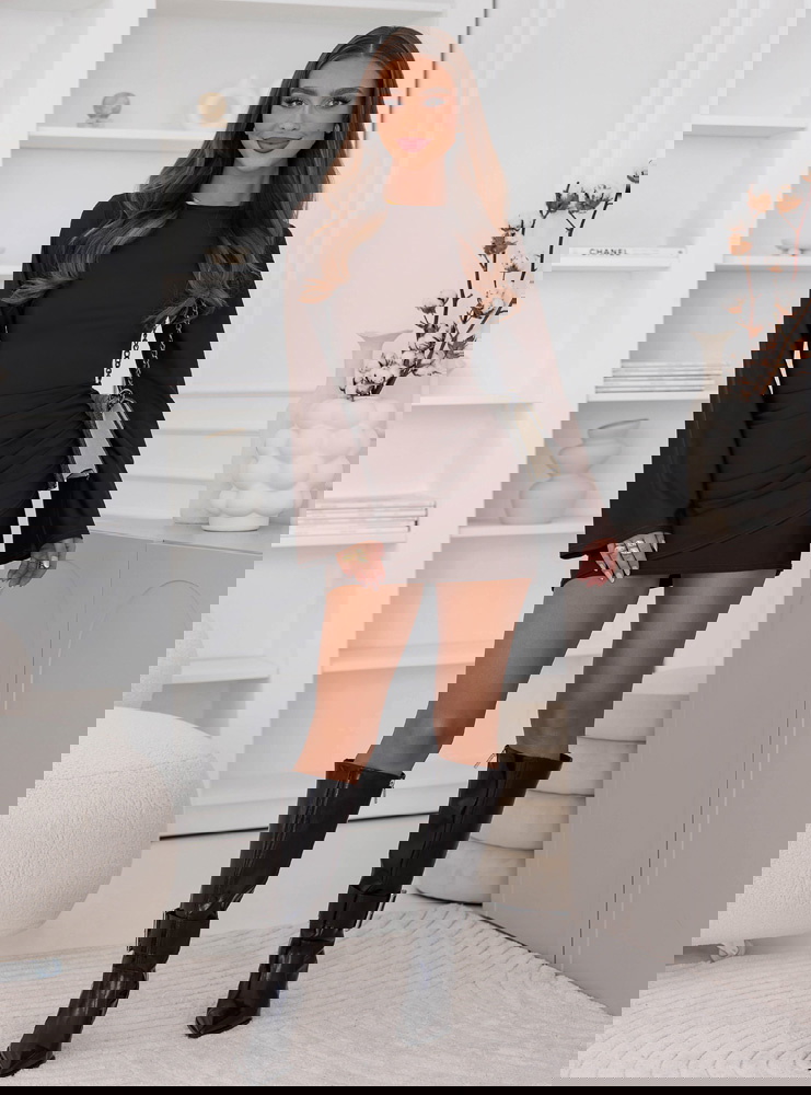 Czekoladowa dopasowana sukienka mini...