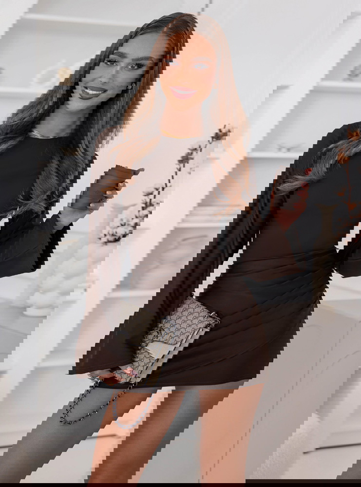 Czekoladowa dopasowana sukienka mini...